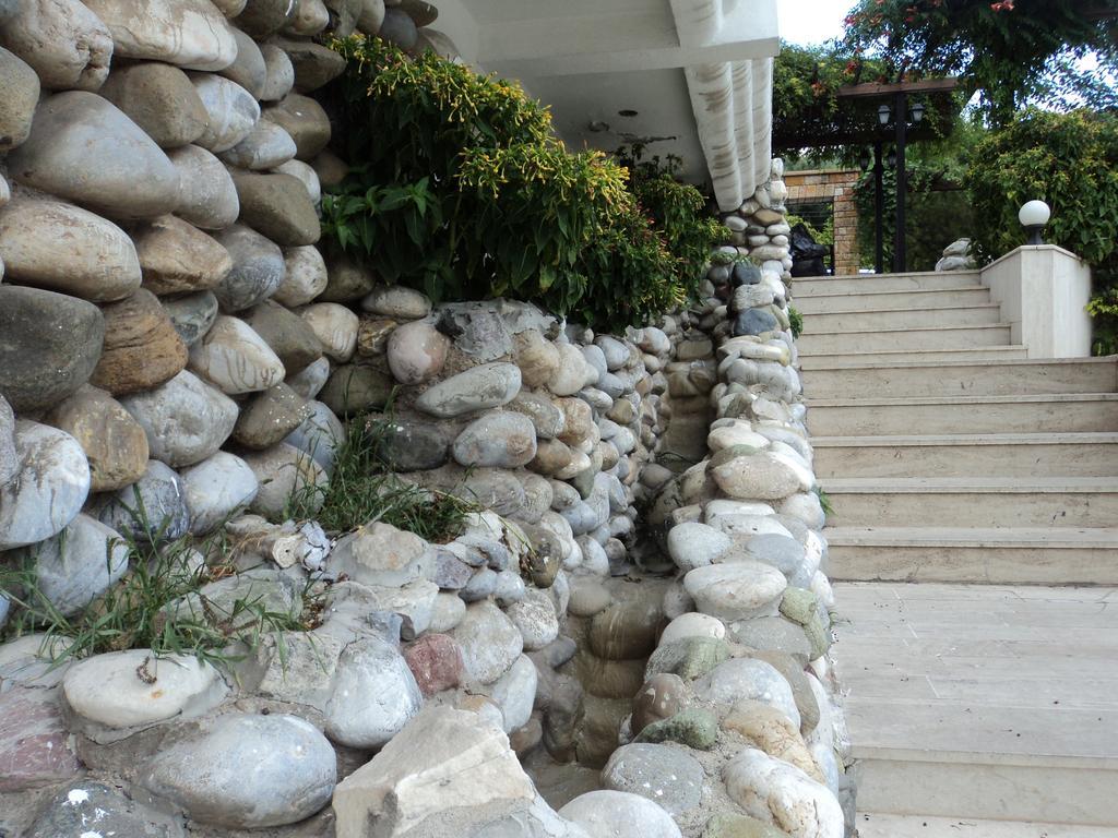 Izethan Hotel Muğla Bagian luar foto